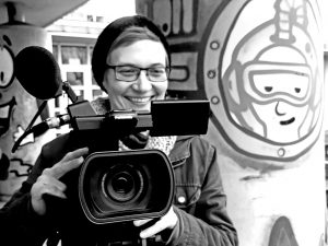 Bild unsere referentin steht hinter der Kamera